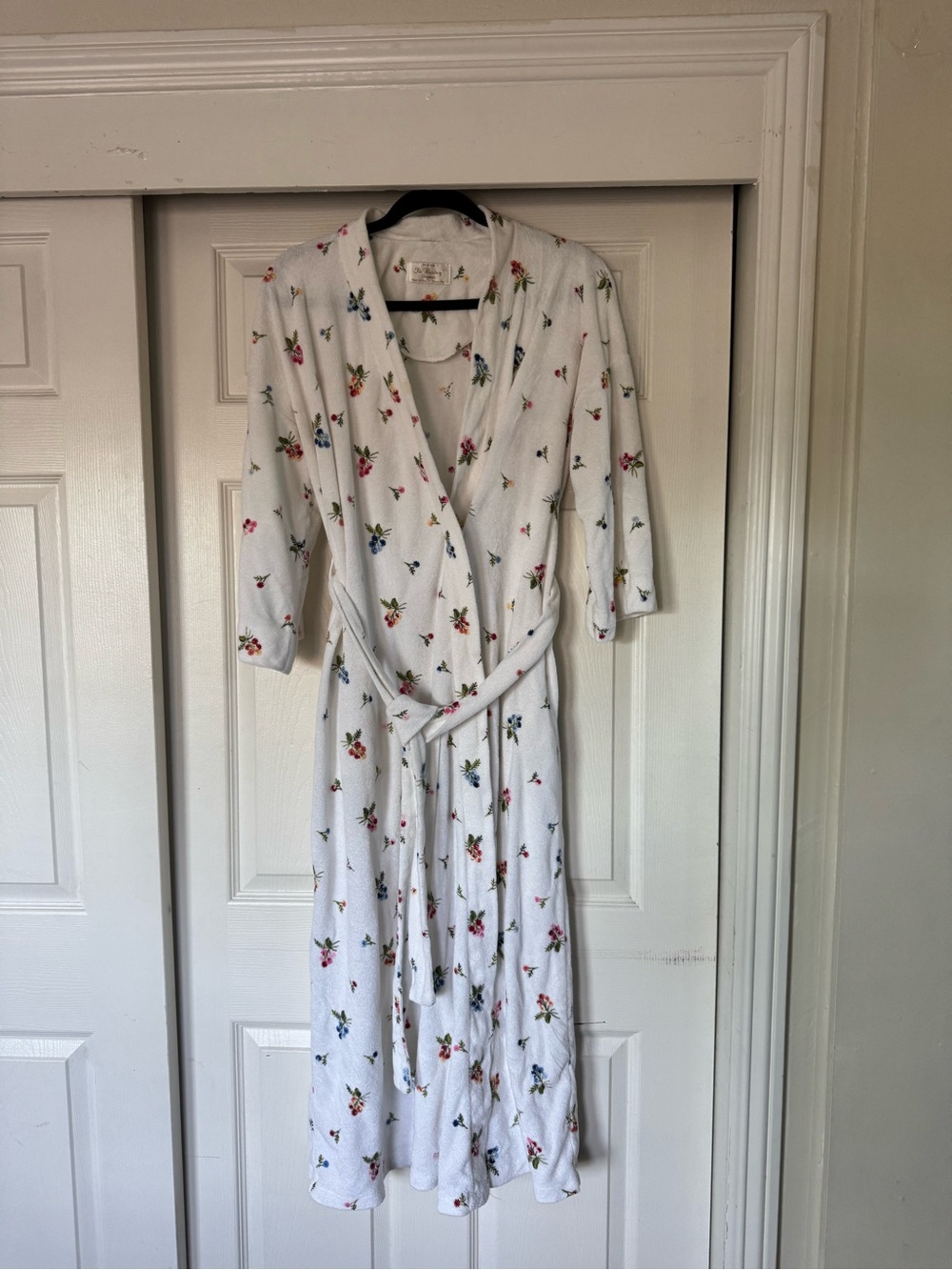 White Floral Vintage Robe